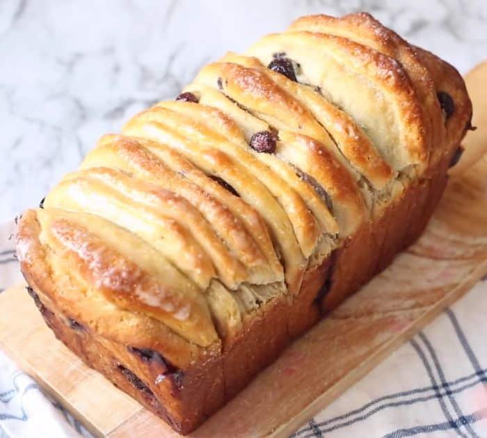 Easy Blueberry Pull-Apart Bread Recipe