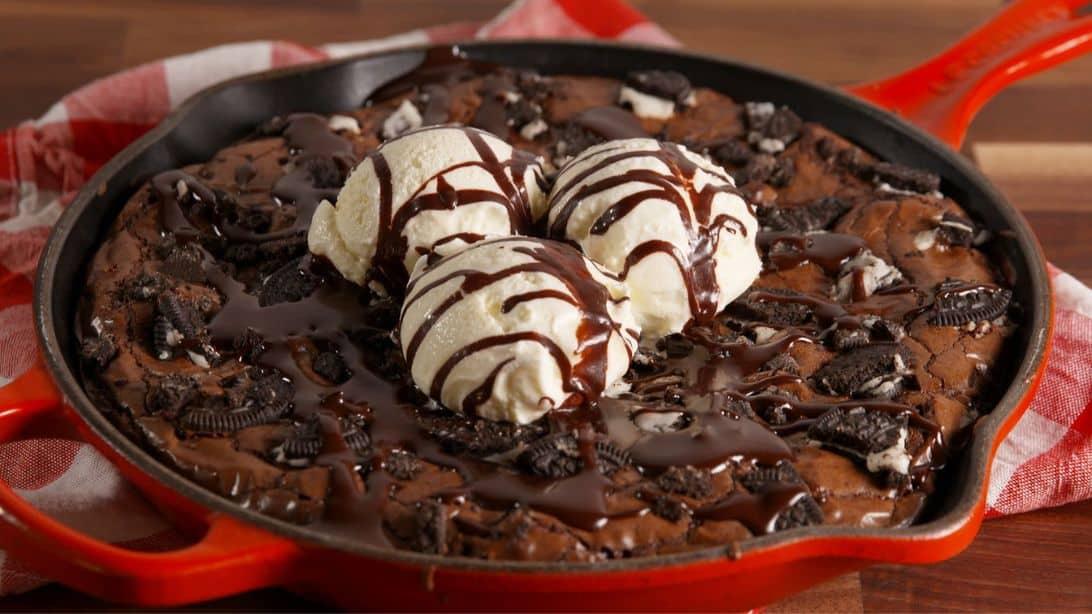 Easy-to-Make Fudgy Skillet Brownie