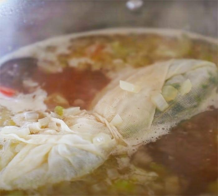 Make Homemade Chicken Stock For Chicken Noodle Soup - 30 Minute Recipes