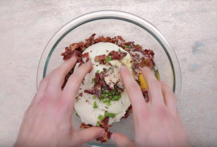 Loaded Cheese Stuffed Mashed Potato Balls Recipe