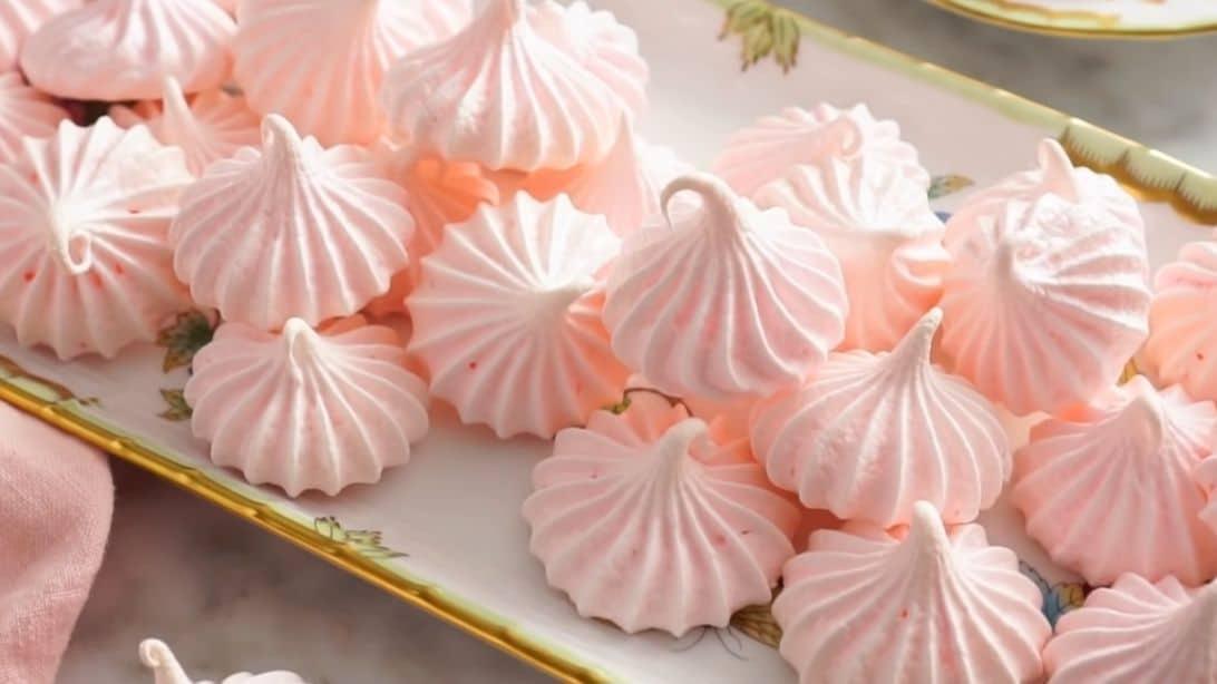 Super Easy Crisp Meringue Cookies