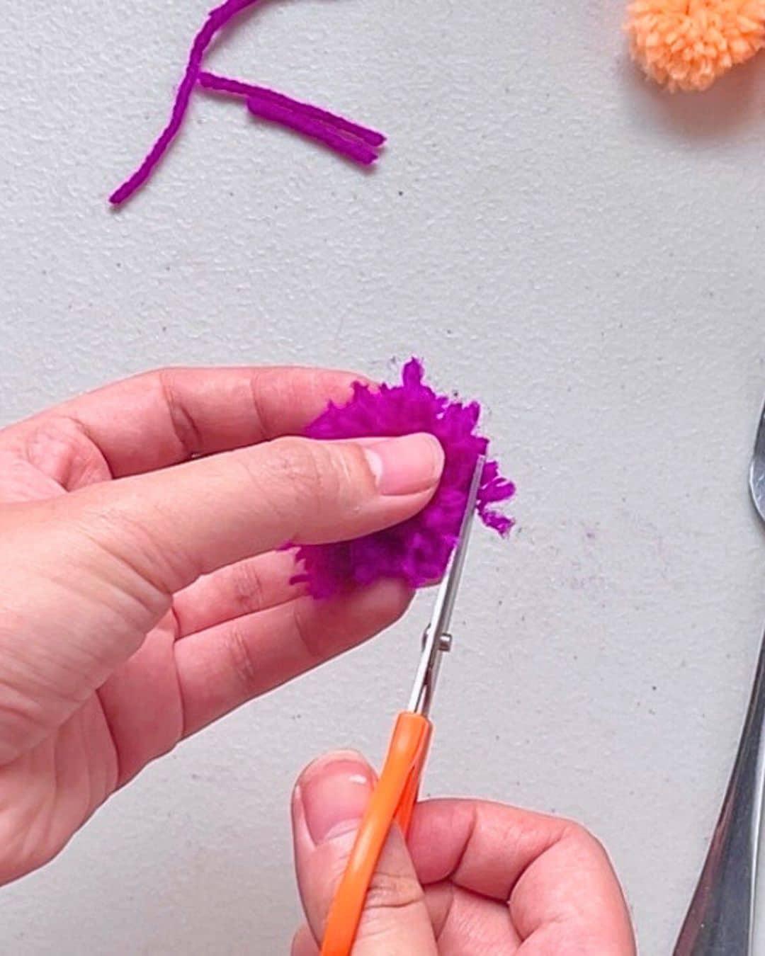 Homemade Pom Pom Flowers Fork — kids flower crafts