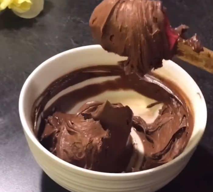 How to Make Chocolate Frosting