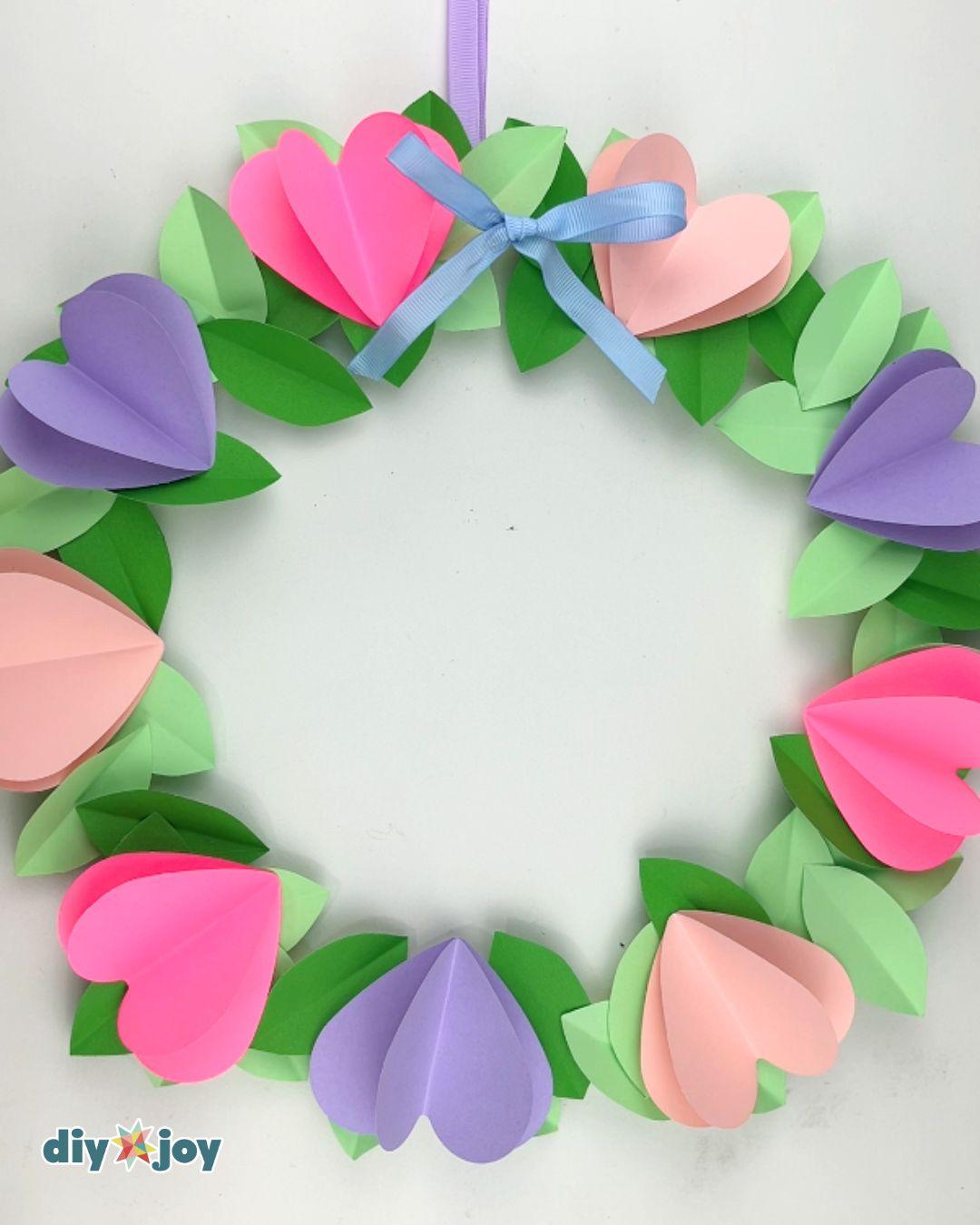 Easy Paper Heart Wreath — paper heart craft