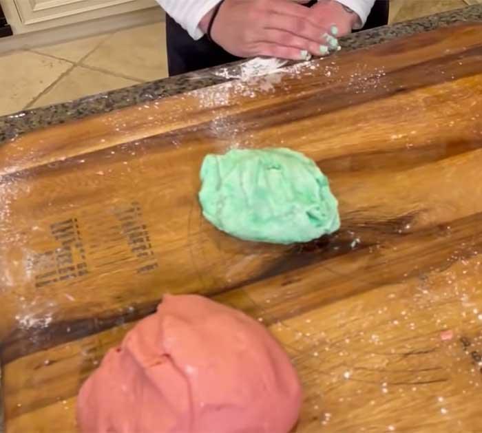 Hand Kneed Homemade Play Dough - Kid Crafts