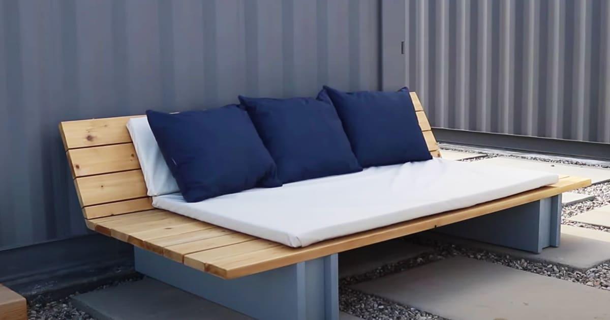 DIY Outdoor Lounge Sofa