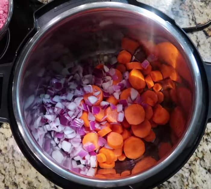 Easy To Make Slow Cooker Hamburger Stew