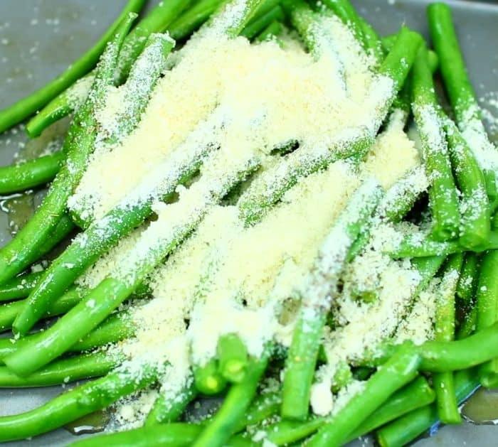 How To Make A Roasted Garlic Parmesan Green Beans