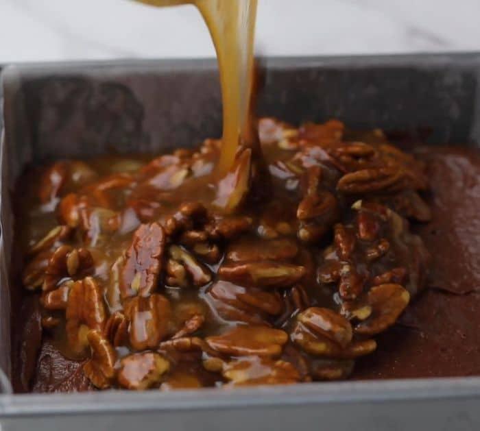 How to Make Pecan Pie Brownies