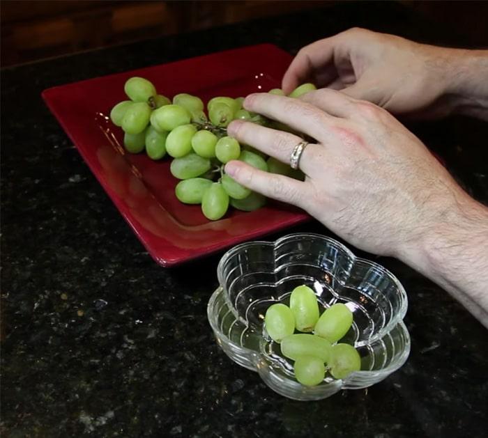 make wine cold with grapes