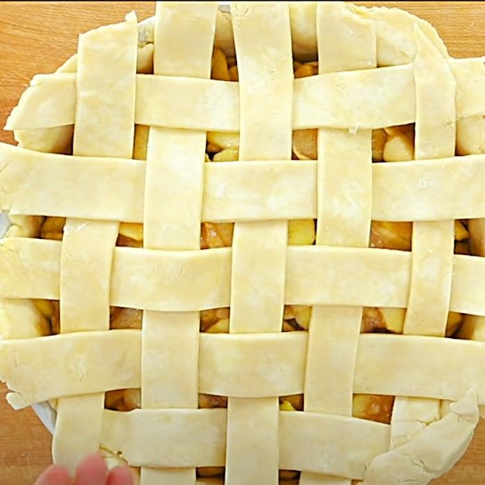 How To Make A Lattice Pie Crust - Easy Butter Pie Crust Recipe - Apple Pie Recipe