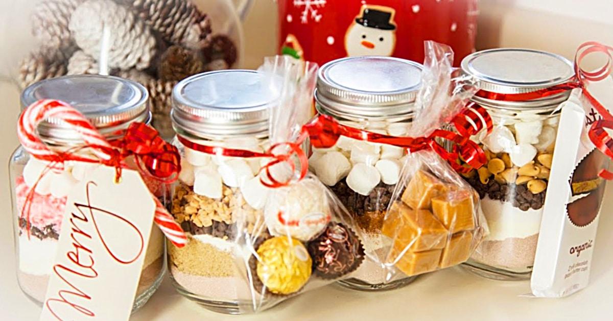 DIY Hot Cocoa In A Mason Jar Gift Idea