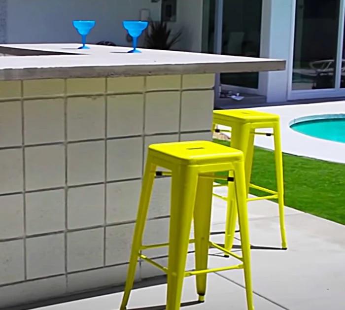 Make An Outdoor Bar Area With Cinder Blocks