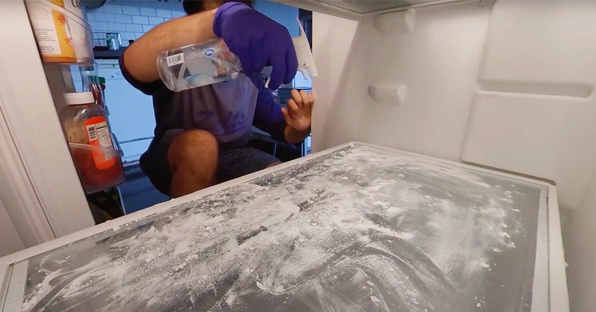 How To Clean Inside Fridge Using Baking Soda