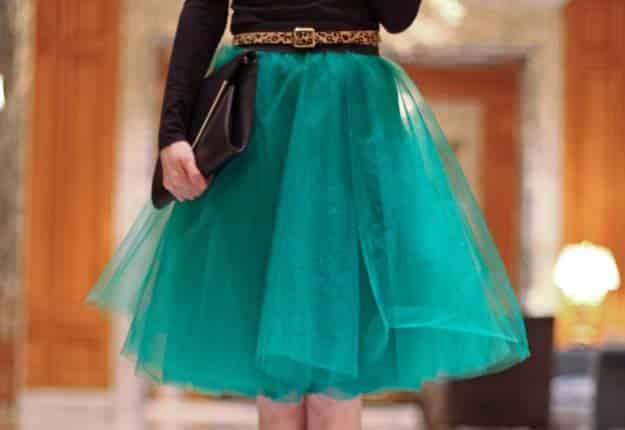 DIY Projects for Teen Girls to Make in Under an Hour - Easy Tulle Skirt Sewing Tutorial - DIY Projects & Crafts by Sueeye #diy #quickcrafts #crafts #easycraftss