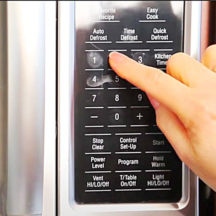 Easy Way To Sterilize Dish Sponges - Clean Sponges In The microwave - Disinfect Sponges In The Microwave