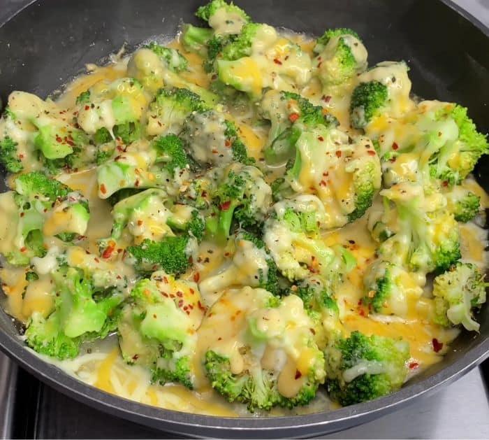 How To Make Skillet Cheese And Broccoli