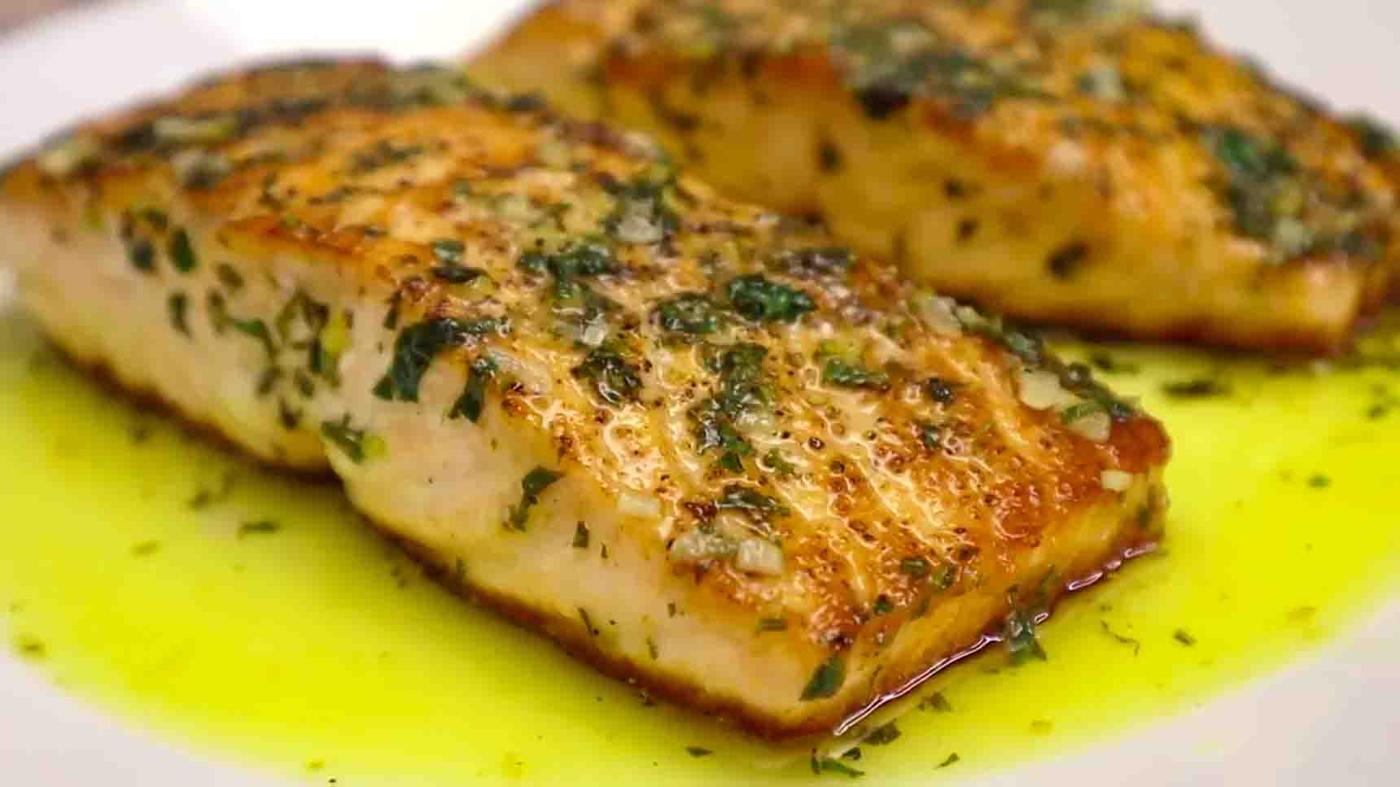 Pan-Seared Salmon With Lemon Butter Sauce