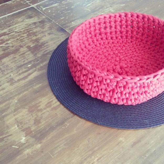 T-Shirt Yarn Bowl, gentle on the wallet and the schedule and a great fix using stuff you already have on a shelf