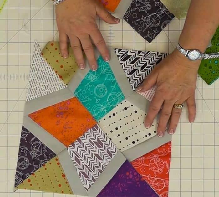 How to Make Bordered Periwinkle Quilt With Jenny Doan