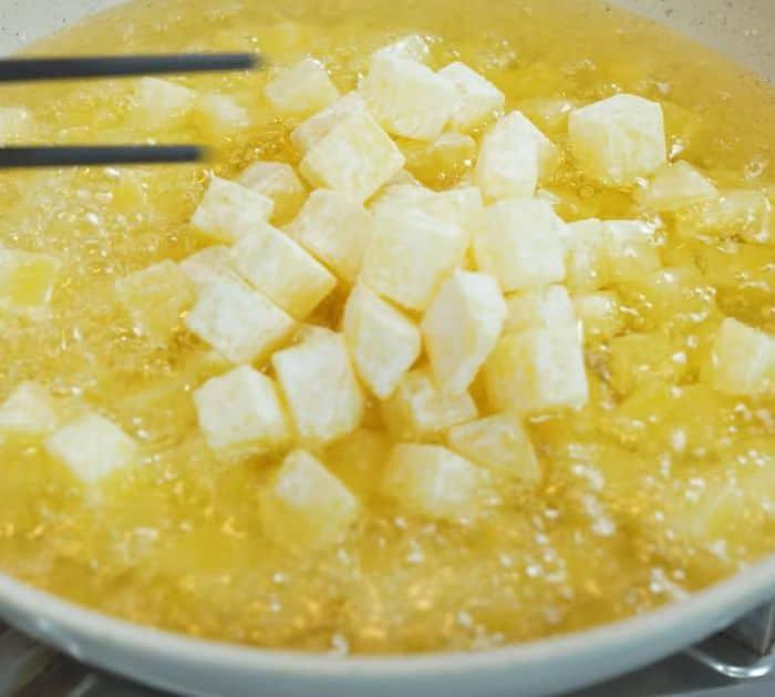 How to Make Crispy Potato Cubes