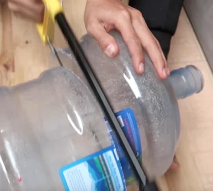 Make a diy plastic tiered planter