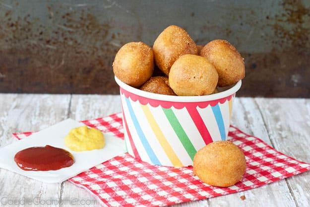 Fun Party Food Ideas for Kids | Easy Recipe for Mini Corn Dogs | DIY Projects and Crafts by Sueeye #appetizers #partyfood #recipes
