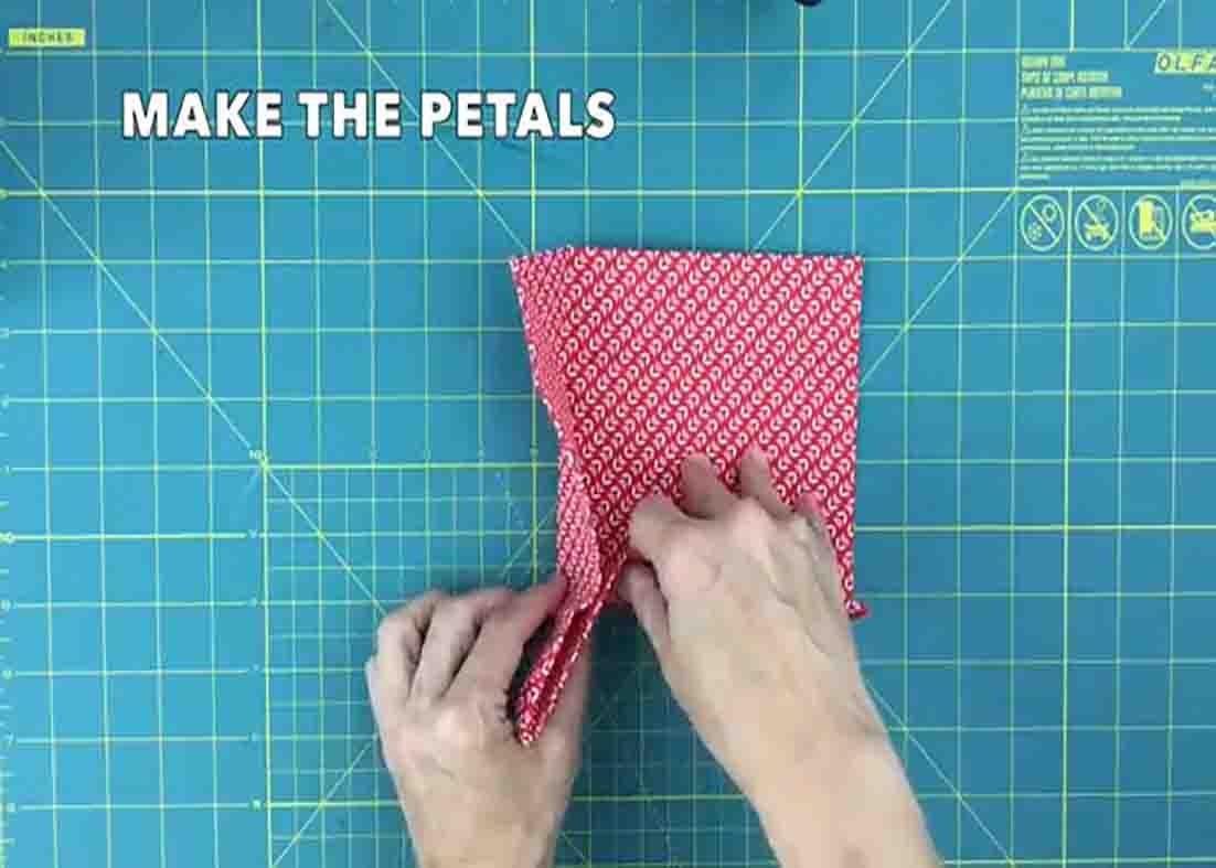 Assembling the second origami quilt block
