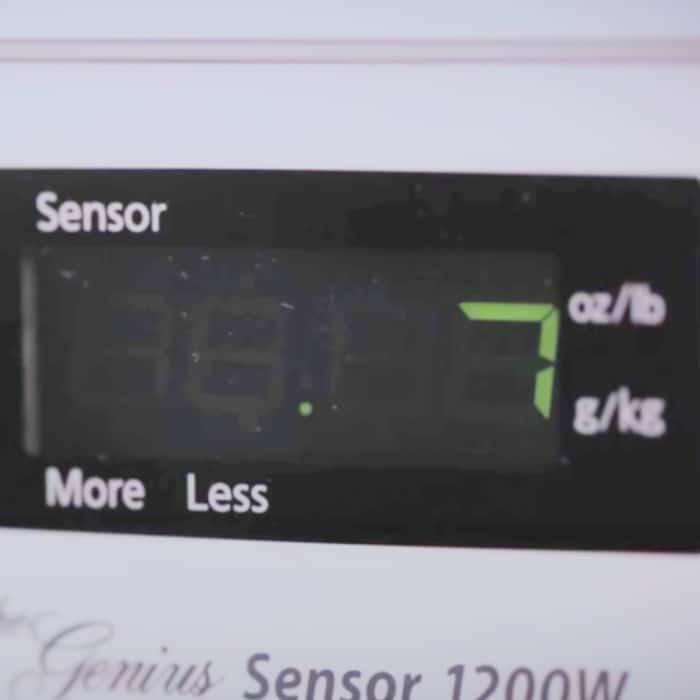 Clean A Microwave In Seven Minutes - How To Clean A Microwave With Vinegar - How To Clean A Microwave Naturally