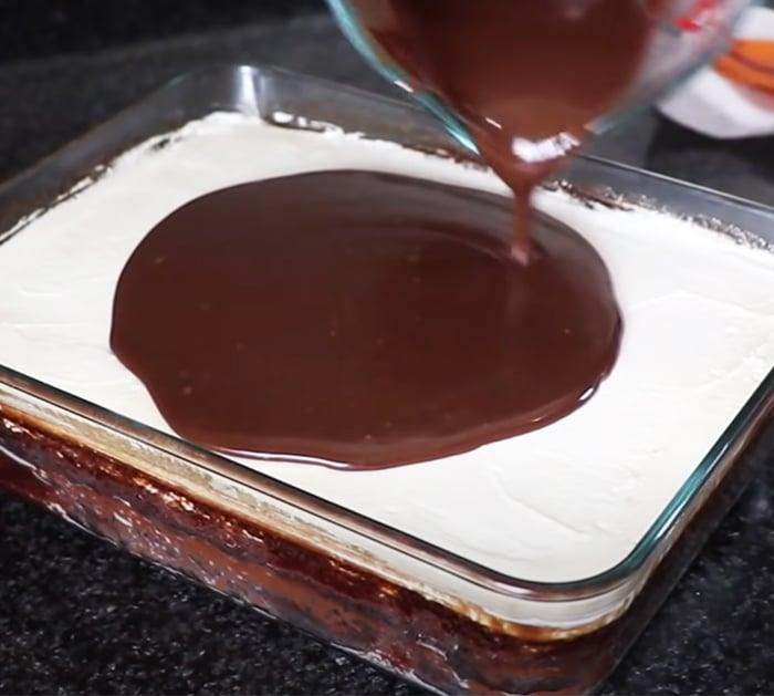 How To Make Chocolate Cake In The Microwave | Homemade Recipes