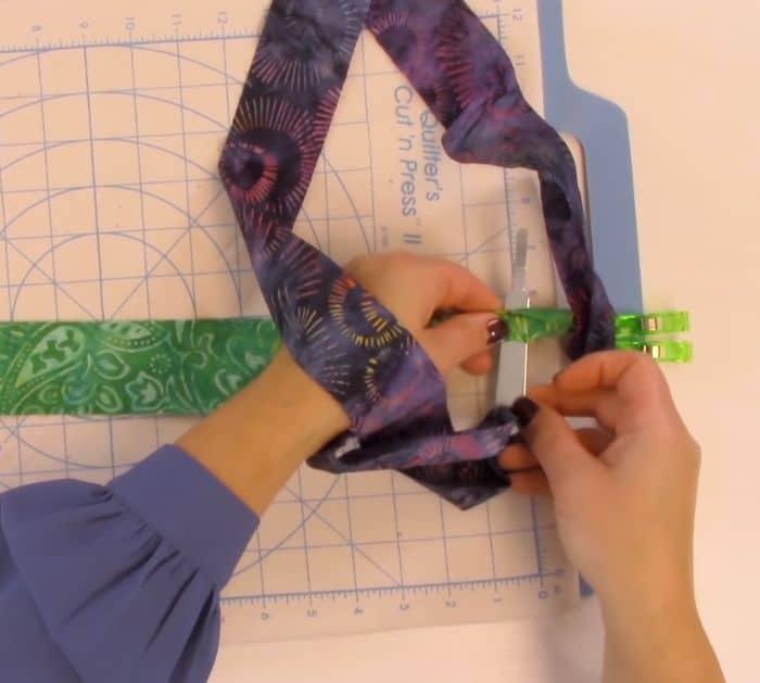 Easy No Sew Rag Rug Tutorial
