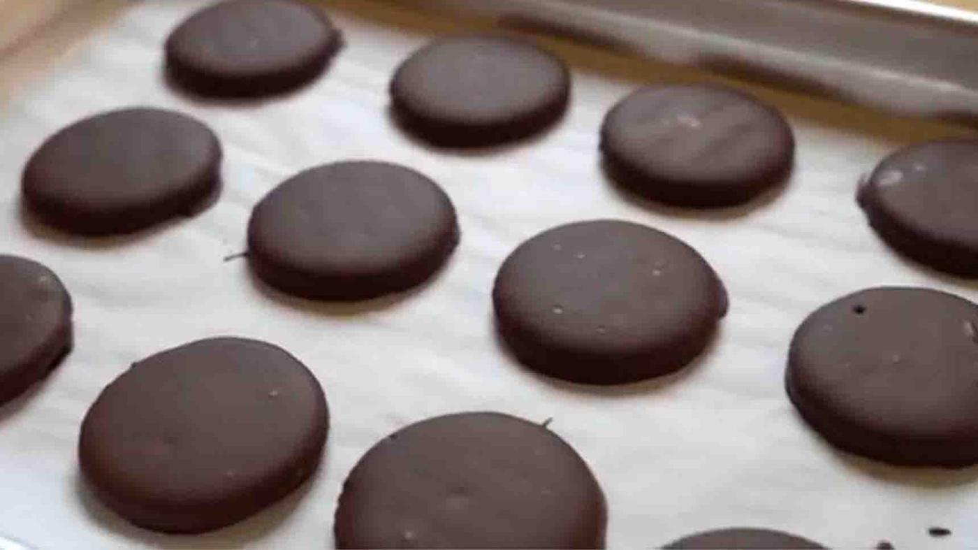 3-Ingredient Thin Mints Recipe