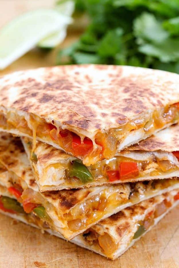 Best Mexican Food Recipes - Chicken Fajita Quesadilla - Authentic Mexican Foods and Recipe Ideas for Casseroles, Quesadillas, Tacos, Appetizers, Tamales, Enchiladas, Crockpot, Chic