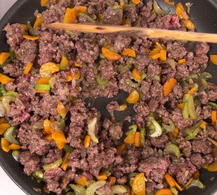 Easy To Make Skillet Ground Beef & Pasta
