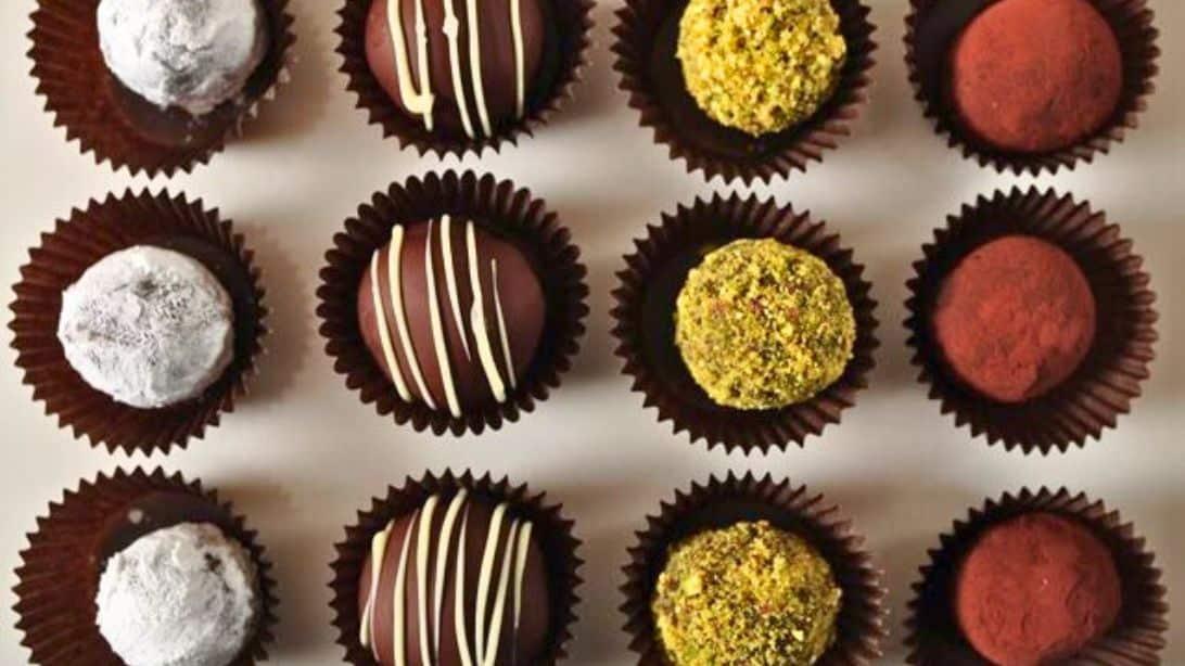 6-Ingredient Old-Fashioned Bourbon Balls