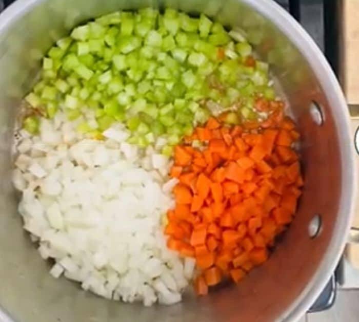 How to Make Manhattan Clam Chowder
