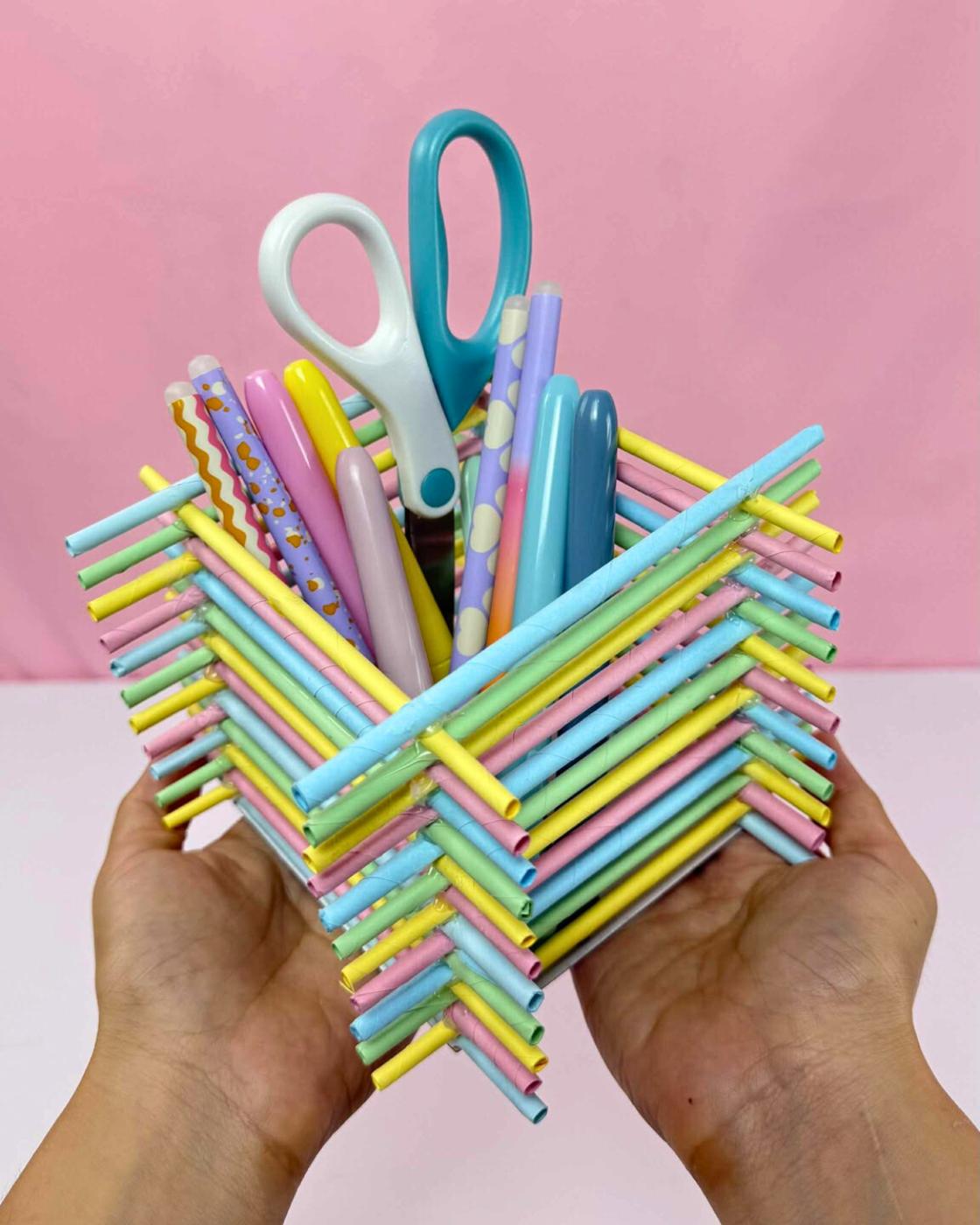 Colored Paper Pen Holder — step-by-step colored paper pen holder
