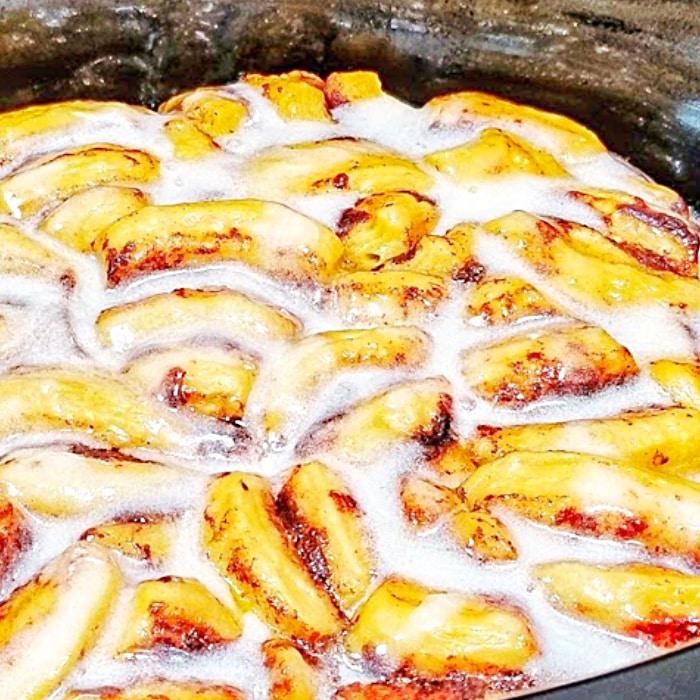 Crockpot Cinnamon Roll Casserole - Easy Crockpot Dessert - How To Make Cinnamon Rolls
