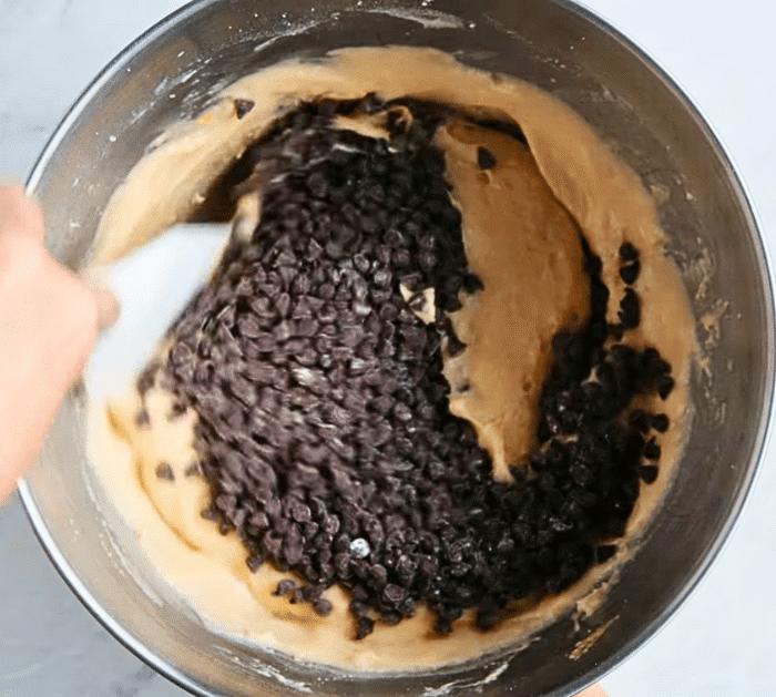 How to Make Chocolate Chip Loaf Cake