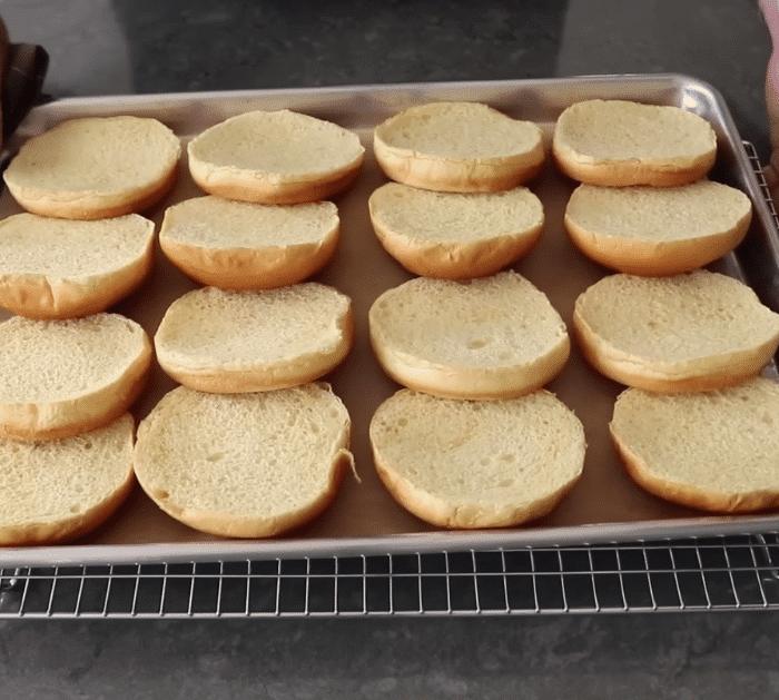How to Make Hamburger Bun Bread Pudding