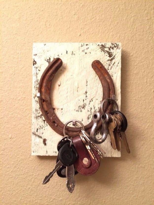 DIY Renters Decor Ideas - Easy Equestrian Decor For Your Apartment - Cool DIY Projects for Those Renting Aparments, Condos or Dorm Rooms - Easy Temporary Wall Art, Contact Paper, W