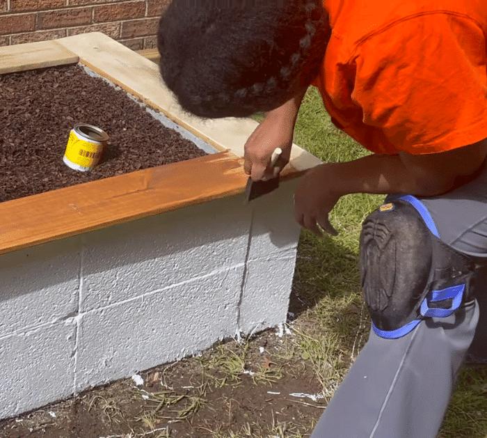 How to Build a Cheap Cinder Block Raised Garden Without Cement DIY