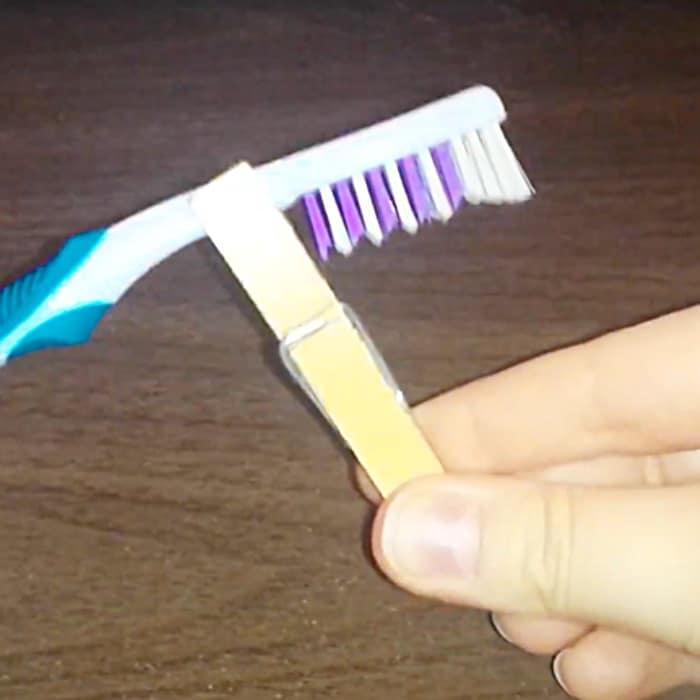 How To Make A Toothbrush Holder With A Clothespin - Clothespin Hacks - Easy Clothespin Ideas