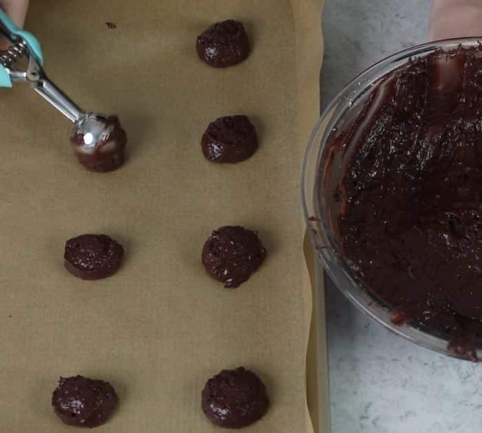 How to make peppermint whoopie pie