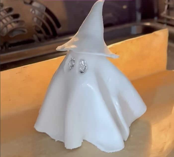 How to Make a DIY Clay Ghost
