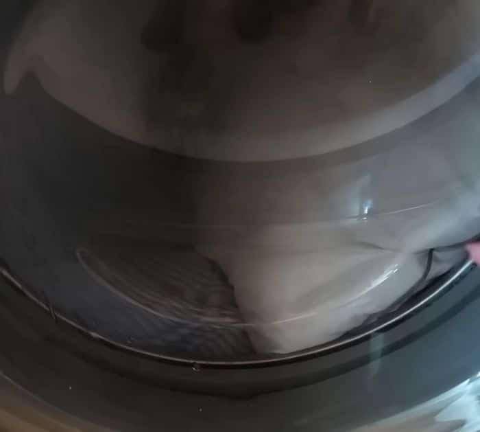 Easy Pillow Cleaning Tips And Hacks