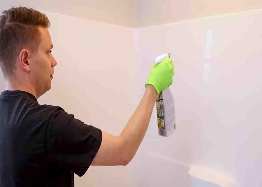Making a DIY cleaning solution for cleaning your showers