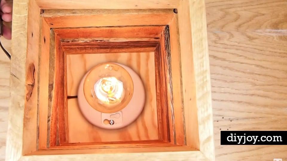 Make This Crafty Upcycled Pallet Wood Lamp [VIDEO]
