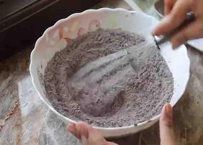 Making the chocolate pudding mixture