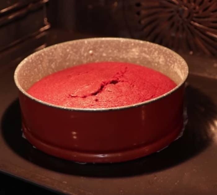 Delicious Cheesecake Factory Red Velvet Cheesecake